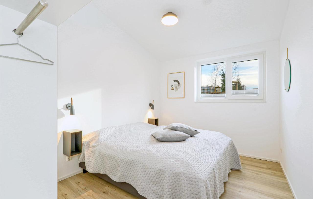 3 Bedroom Awesome Home In Lembruch-Duemmer See エクステリア 写真