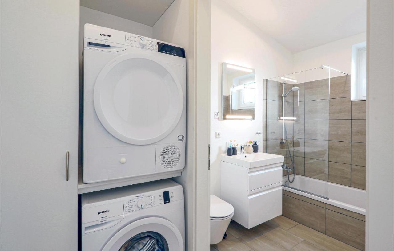 3 Bedroom Awesome Home In Lembruch-Duemmer See エクステリア 写真