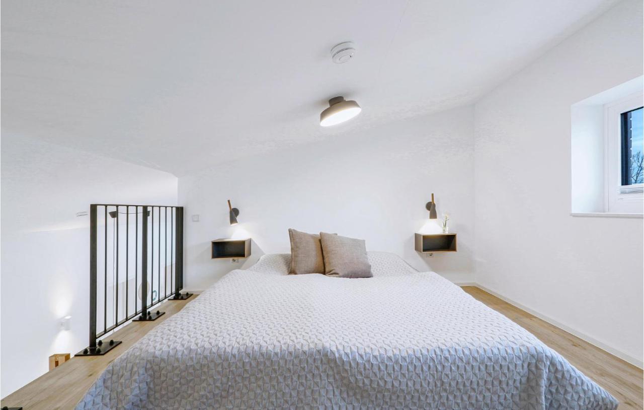 3 Bedroom Awesome Home In Lembruch-Duemmer See エクステリア 写真