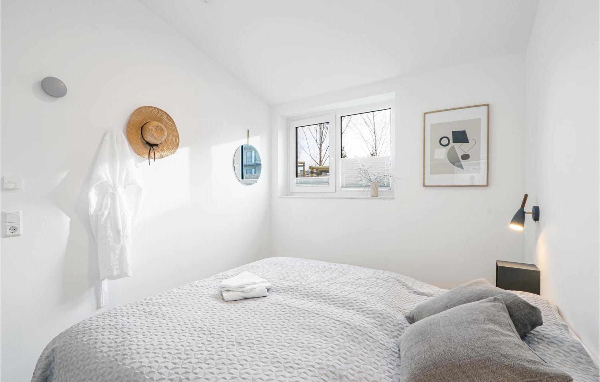 3 Bedroom Awesome Home In Lembruch-Duemmer See エクステリア 写真